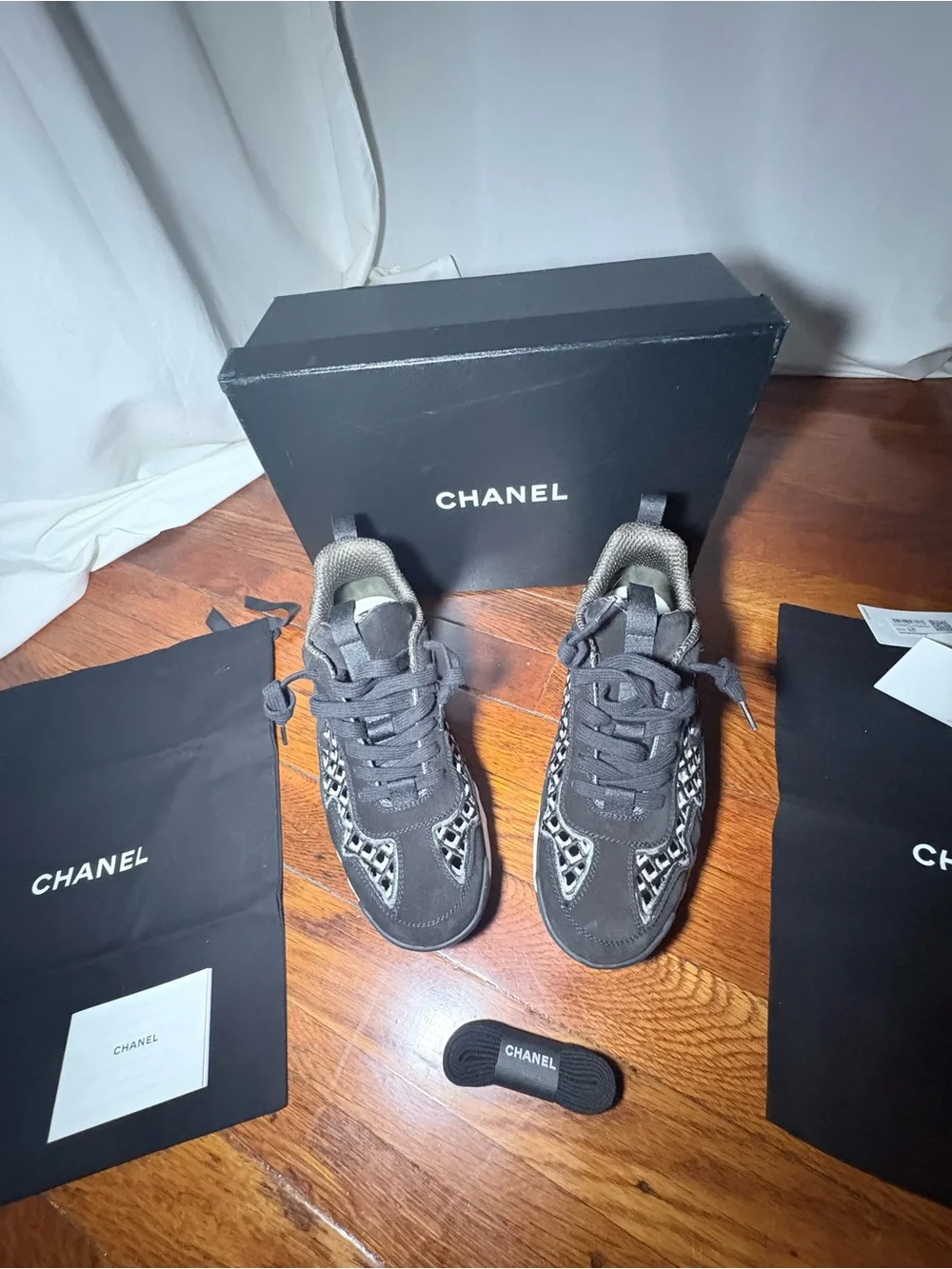 CHANEL stylish women